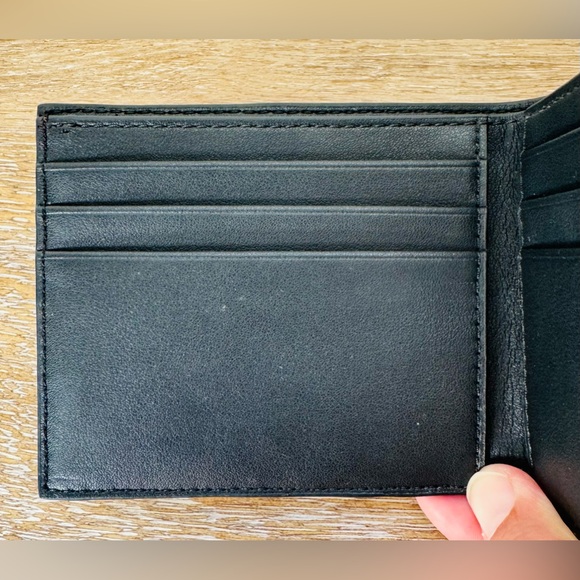 Michael Kors Men’s Slim Wallet - Brown Camel with Black Interior - Picture 4 of 9